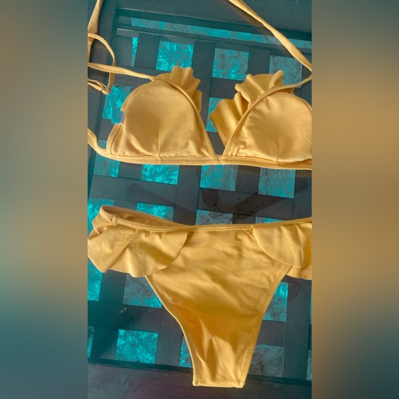 Mustard bikini! - Picture 2 of 2